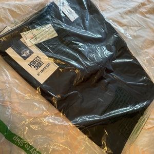 Men’s Dockers Perfect Short (Dark Blue) 34 waist 8 inch Inseam